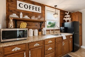 Fridge, microwave, oven, stovetop - The Coop & Roost | Hot Tub & Cowboy Pool! (Fredericksburg)