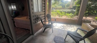 Waterfront Marina Condo & Breathtaking Sunset Views & Walk to Dining