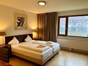Room - Walensee House & Apartments, (Unterterzen), by Interhome (Unterterzen)