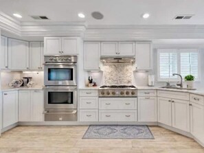Private kitchen - Completely Coastal Direct Waterfront Home in Milford As seen on Beach Hunters (Milford)