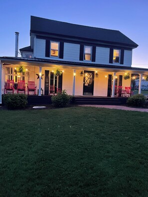 Exterior - Spacious 5BR Farmhouse • Sleeps 10 • Perfect for Families • Near Two Lakes (Pittsfield)