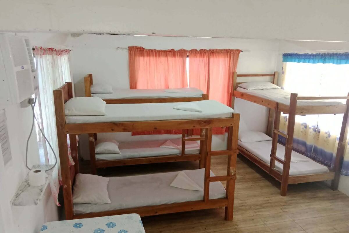 ห้องเบสิกพักรวม, ระเบียง, วิวภูเขา