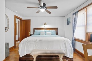 3 slaapkamers, een strijkplank/strijkijzer, gratis wifi, beddengoed