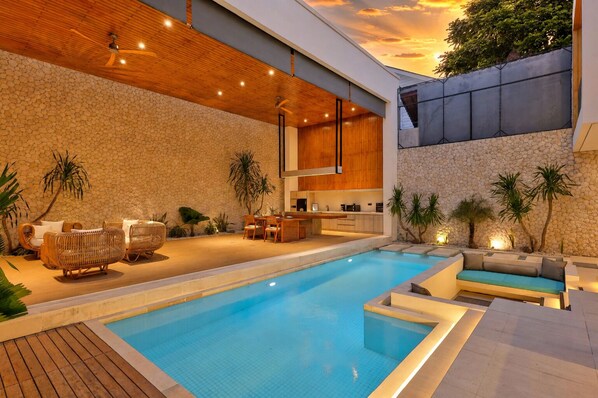 Outdoor pool - Luxe 3BR Private Pool Villa - 2min Beach (Cemagi)