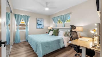 3 habitaciones, escritorio, tabla de planchar con plancha y wifi gratis