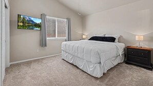 3 bedrooms, iron/ironing board, travel crib, internet - Peaceful 3BR,2BA/ Backyard Oasis! (Nampa)