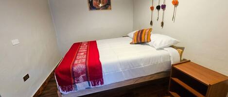 Habitación clásica con 1 cama matrimonial o 2 individuales | Wifi gratis y ropa de cama