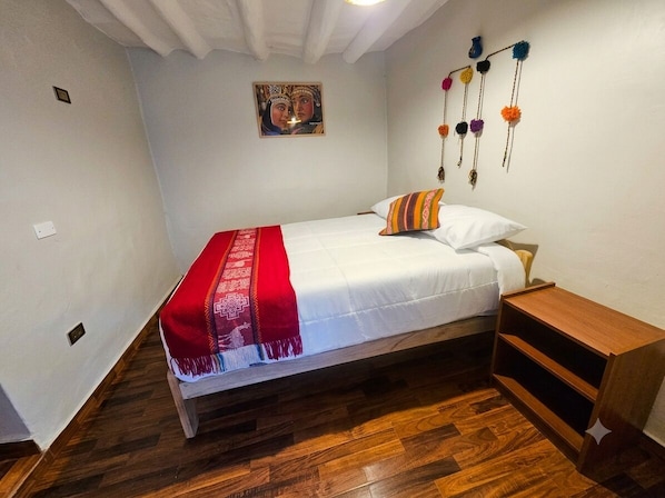 Habitación clásica con 1 cama matrimonial o 2 individuales | Wifi gratis y ropa de cama
