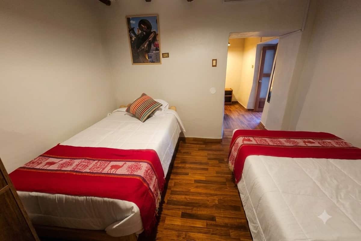 Habitación clásica con 1 cama matrimonial o 2 individuales | Wifi gratis y ropa de cama