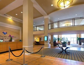 Lobby - Grand Pacific Palisades - Coastal Escape Awaits—Steps from LEGOLAND & OceanViews (Carlsbad)