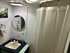 Bathroom - Cozy lil 1 bedroom getaway (Rockport)