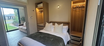 Modern & Stylish Studio Apartment-1 Bedroom (Double Bed) & 1 Sofa Bed (Double)