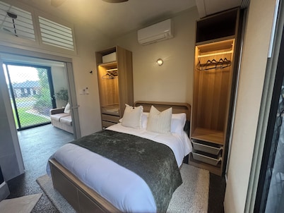 Modern & Stylish Studio Apartment-1 Bedroom (Double Bed) & 1 Sofa Bed (Double)