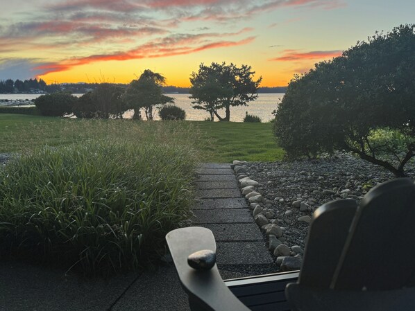 Property grounds - Beach Within Reach @ Nanoose - Studio Suite (Nanoose Bay)