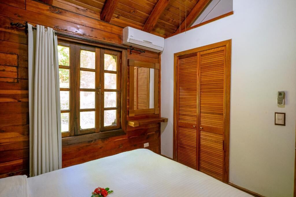 Cabin, Garden View