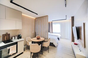 Superior Apartment, Balcony, City View | Private kitchen | Full-sized fridge, microwave, oven, stovetop - New Bazaar Tirana Suites (Tiranë)