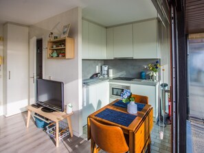 Coffee/tea maker, fridge, microwave, toaster - Studio with panoramic view (Middelkerke)