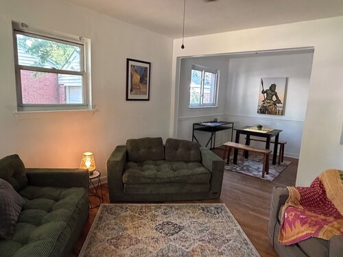 3-BR House in Norfolk perfect for relaxing- close to beaches, shopping & bases!