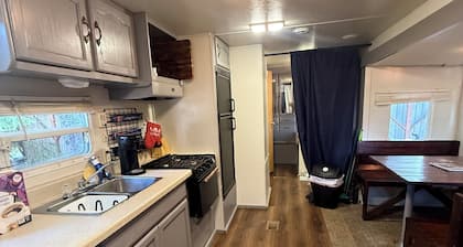 Enjoyable mobile home in quaint Seward
