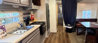 Enjoyable mobile home in quaint Seward