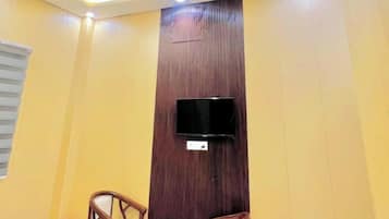 Habitació quàdruple superior, vistes a la ciutat | Escriptori i wifi gratuïta