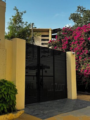 Property grounds - Hamsun One Bedroom Suite Shahrah e Faisal Ext (Karachi)