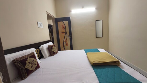 Family Apartment, Balcony, City View | Laptop workspace, free WiFi - Govinda Nivas Homestay (Tirupati)