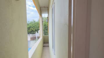 Appartamento familiare, balcone, vista città | Vista balcone