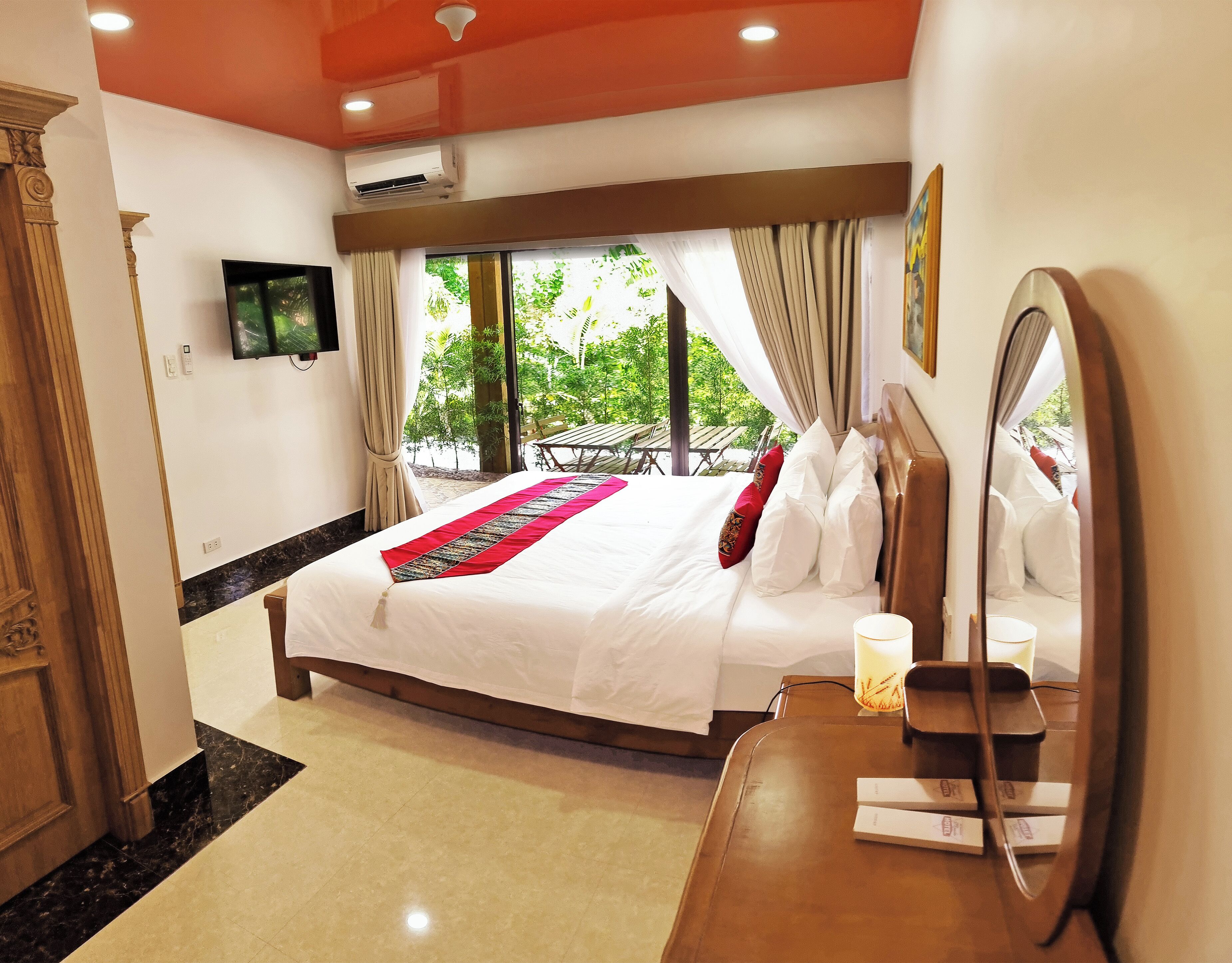 Studio Suite, Patio, Pool View