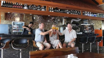 Bar (en la propiedad)