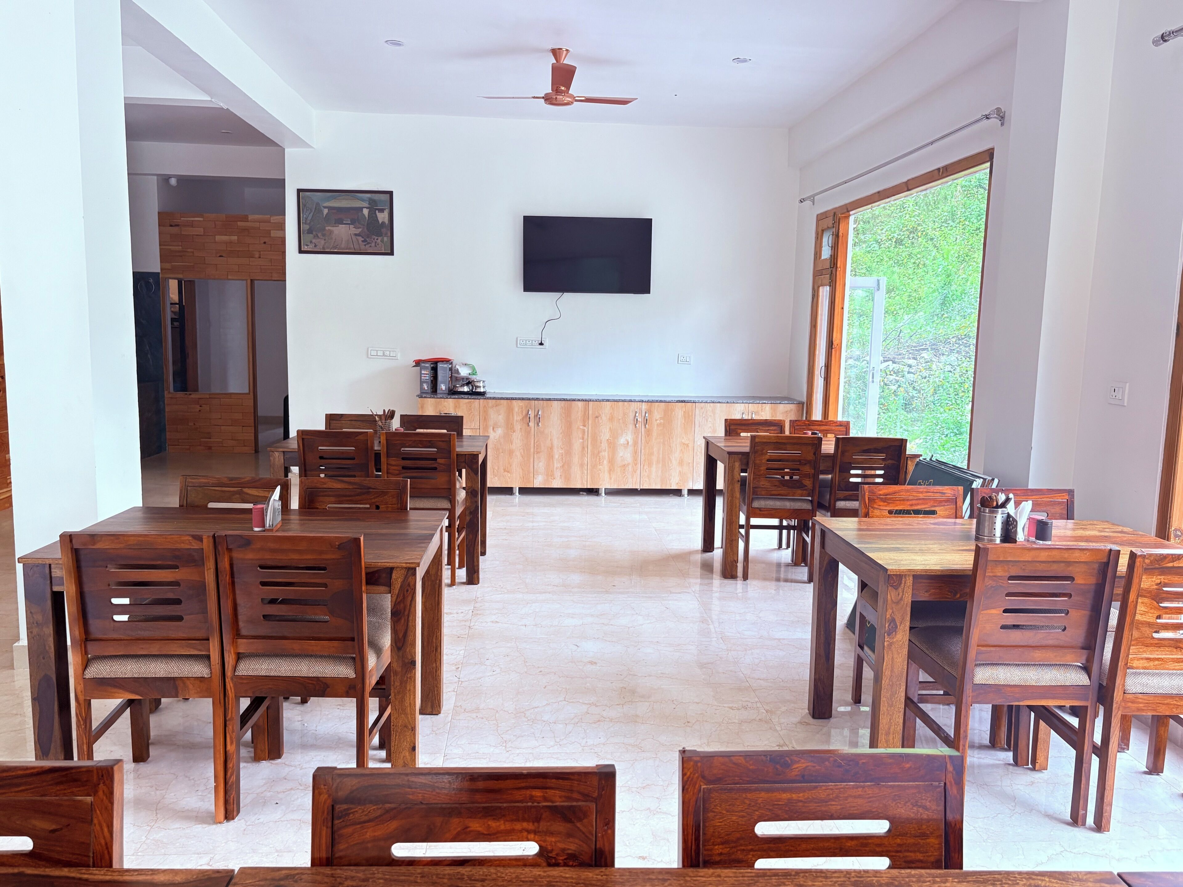 Junior Studio Suite, Balcony, Valley View | Dining