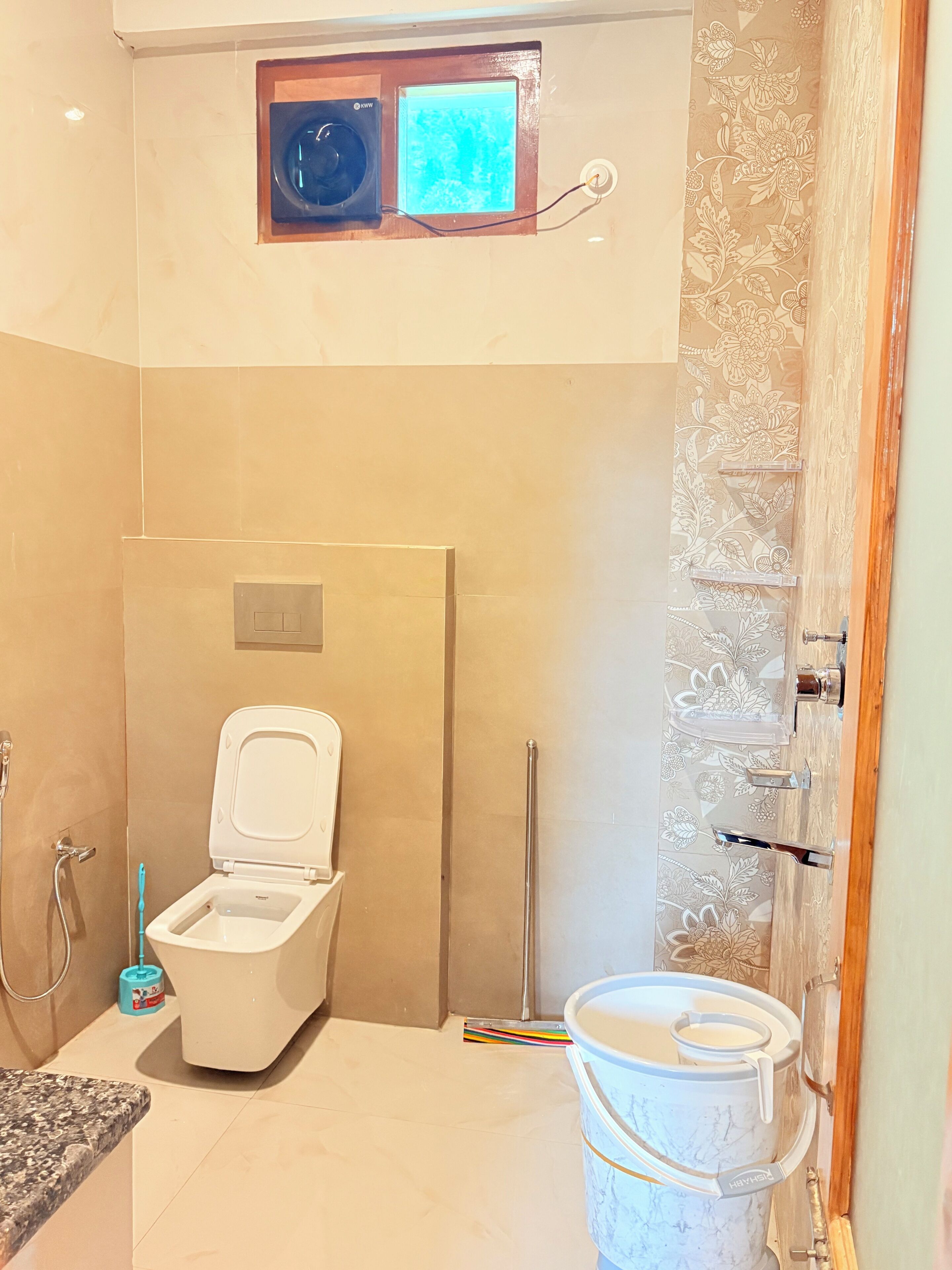 ห้องจูเนียร์สตูดิโอสวีท, ระเบียง, วิวหุบเขา | ห้องน้ำ | ของใช้ในห้องน้ำฟรี, ผ้าเช็ดตัว, สบู่, ยาสระผม