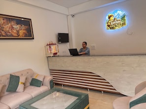 Suite estudio junior, balcón, vista al valle | Lobby