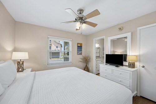 Short Walk to Beach | Pet-Friendly Duplex | Deck & Grill