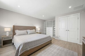 1 habitación, escritorio, tabla de planchar con plancha y wifi gratis 