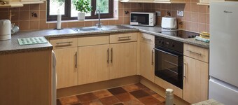 Apple Tree Cottage - UK52221
