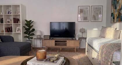 Elegant 2-room apartment near the İlanz train station