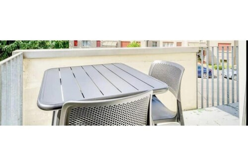 Elegant 2-room apartment near the İlanz train station