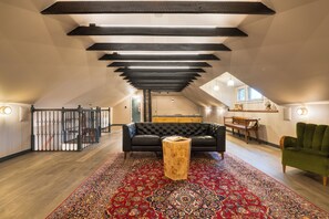 Lobby - Grand Catskills Retreat • Lake Views + Near Hudson | Sleeps 18 | The Nightingale (Earlton)