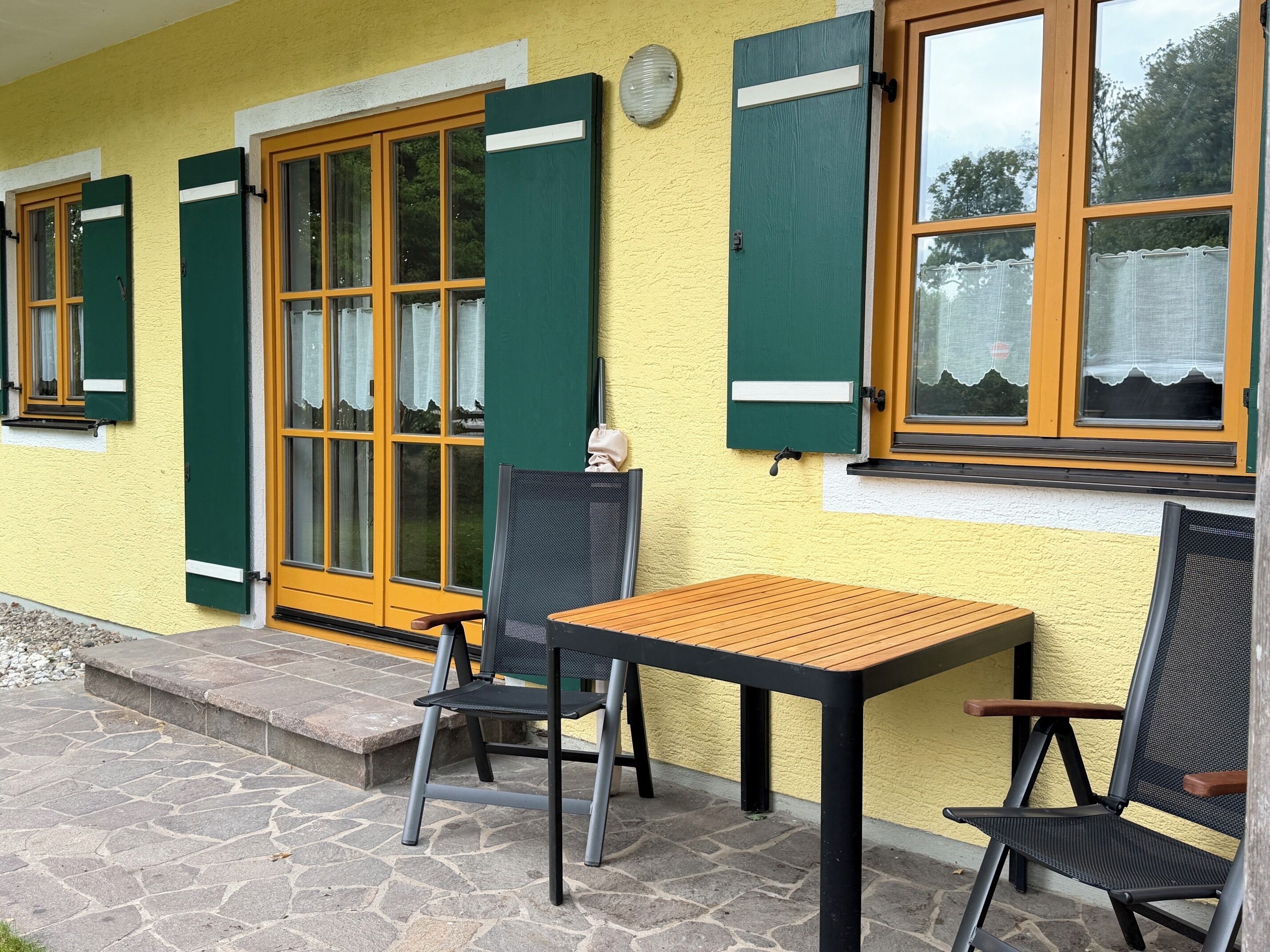 Ferienwohnung Nr. 1, 1-2 Personen, 60 qm, 2 Zimmer Ferienwohnung im EG, Terrasse-Ihre Terrasse