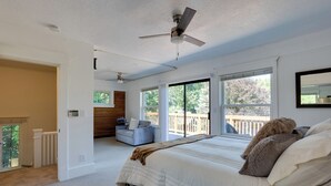 4 Schlafzimmer, Schreibtisch, Bügeleisen/Bügelbrett, Internetzugang