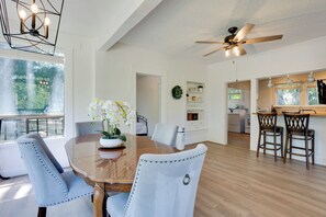 Dining - Easy Access to Dtwn! Seattle Group-Friendly Home (Seattle)