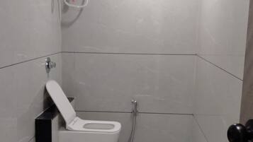 Deluxe-Doppelzimmer, Stadtblick | Badezimmer