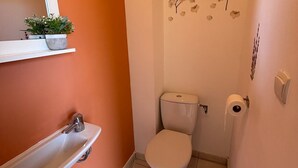 Unclassified image, 2 of 15, button - Villa Yenna – 3-bedroom house / garden / parking (Vergèze)