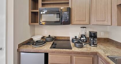 Furnished Executive Suite Near DOW + Shintech - C2