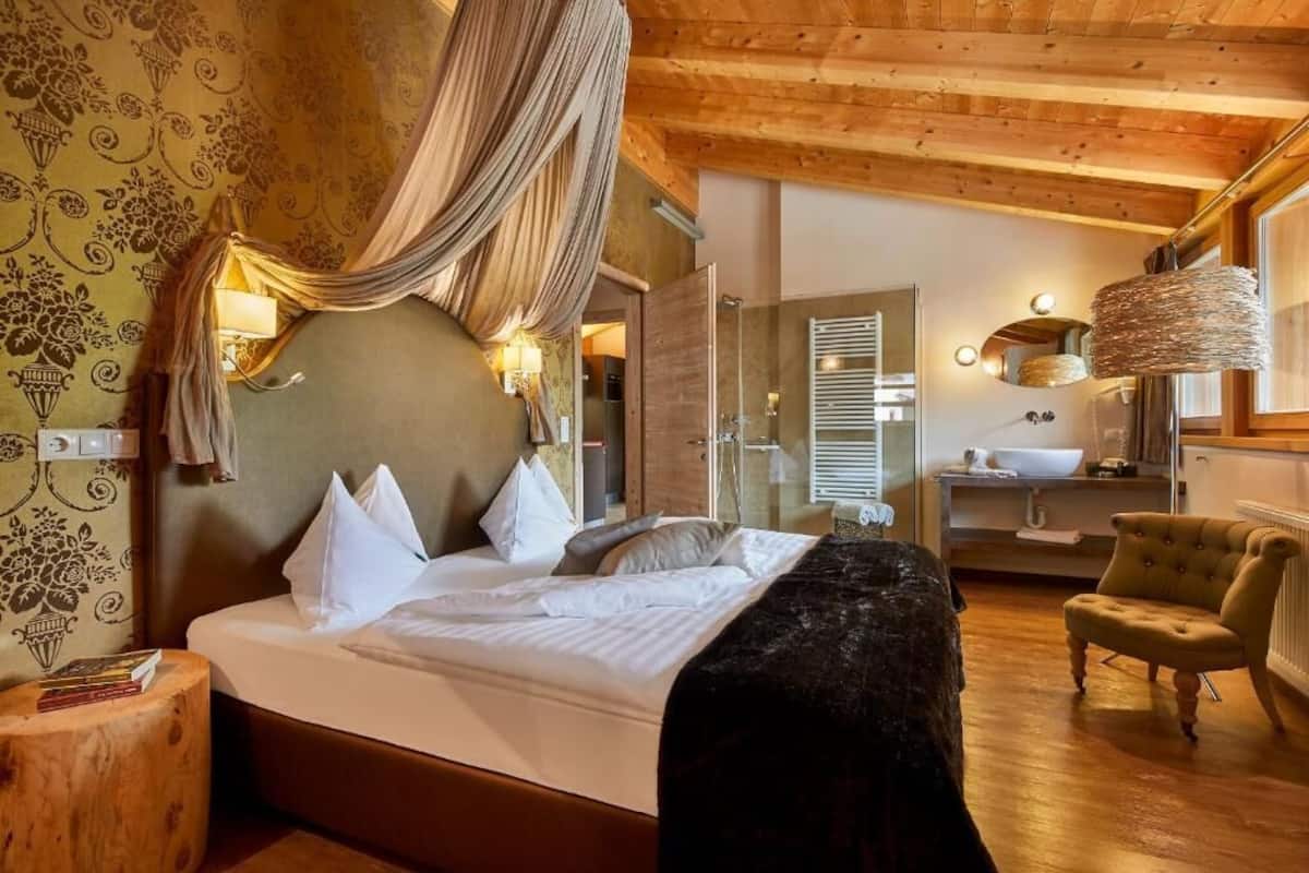 Penthouse có tầm nhìn toàn cảnh, không hút thuốc, quang cảnh núi | Két bảo mật tại phòng, màn/rèm cản sáng, bàn ủi/dụng cụ ủi quần áo 