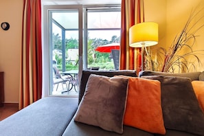 TV, DVD player, ping pong, stereo - Near the beach & newly renovated: Vacation rental at Küstenwaldhaus Koserow - (Koserow)