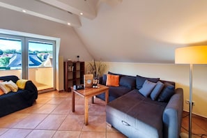 TV, fireplace, DVD player, ping pong - Küstenwaldhaus "Muschel" Vacation Rental – Relaxation Between the Forest and the Baltic Sea - (Koserow)