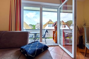Fernseher, Kamin, DVD-Player, Tischtennisplatte
