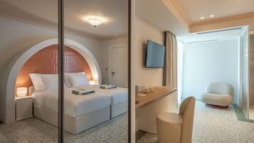 Junior Suite, Balcony, Pool View